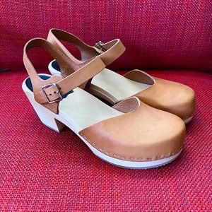 Swedish Hasbeens Tan Clog Sandals - NEVER WORN!!!